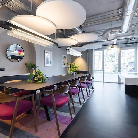 Woodward Square One By At شقة *