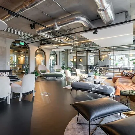 Woodward Square One By At دبلن