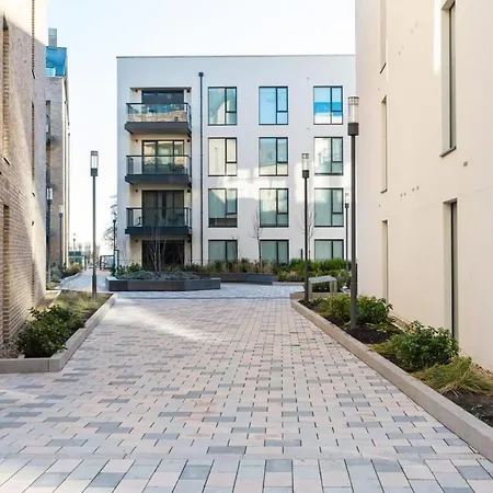 Woodward Square One By At Lägenhet