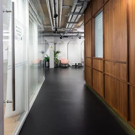 Woodward Square One By At Lägenhet