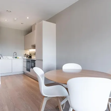 Woodward Square One By At *