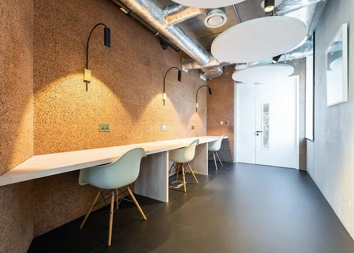 Woodward Square One By At Apartmán *