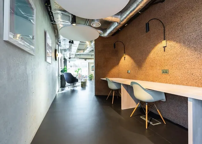 Daire Woodward Square One By At *