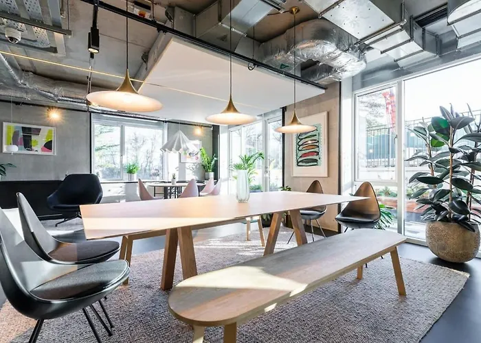 Woodward Square One By At Daire