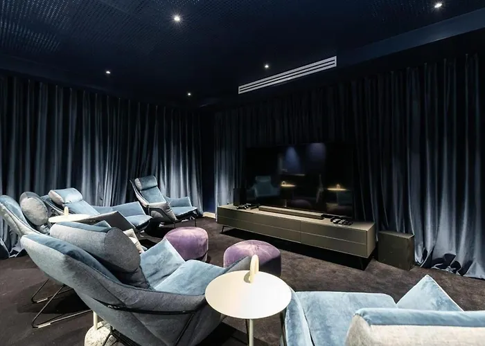 Daire Woodward Square One By At *