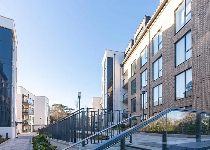 Daire Woodward Square One By At