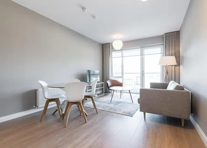 Woodward Square One By At *