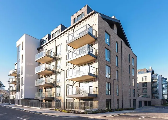 Woodward Square One By At Apartment *