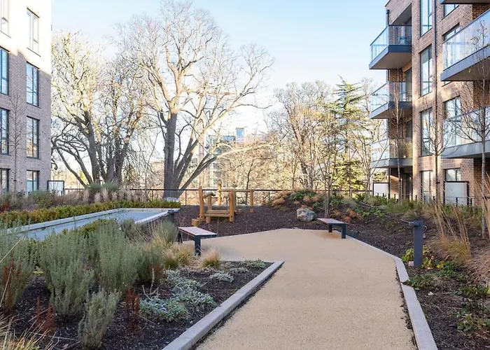 Apartment Woodward Square One By At *