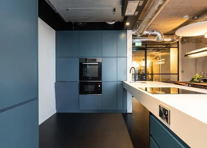 Woodward Square One By At Apartment *