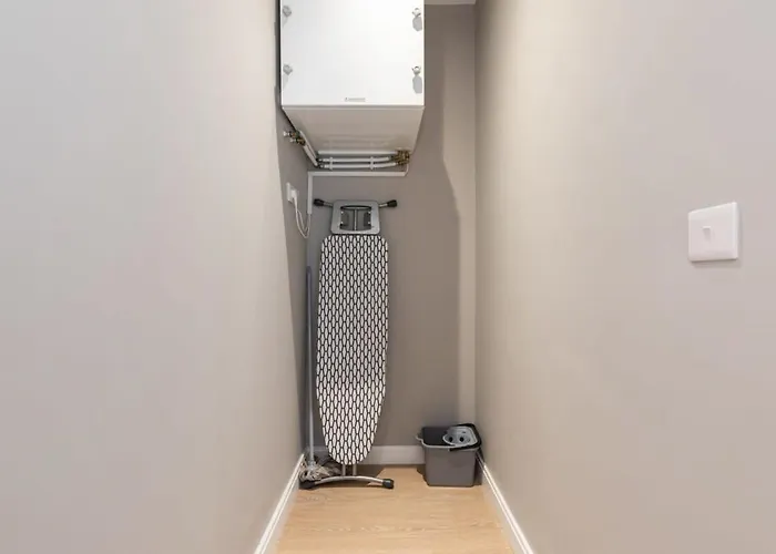 Woodward Square One By At * Dublin