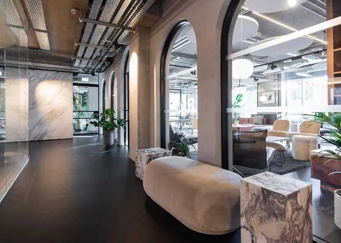 Woodward Square One By At *