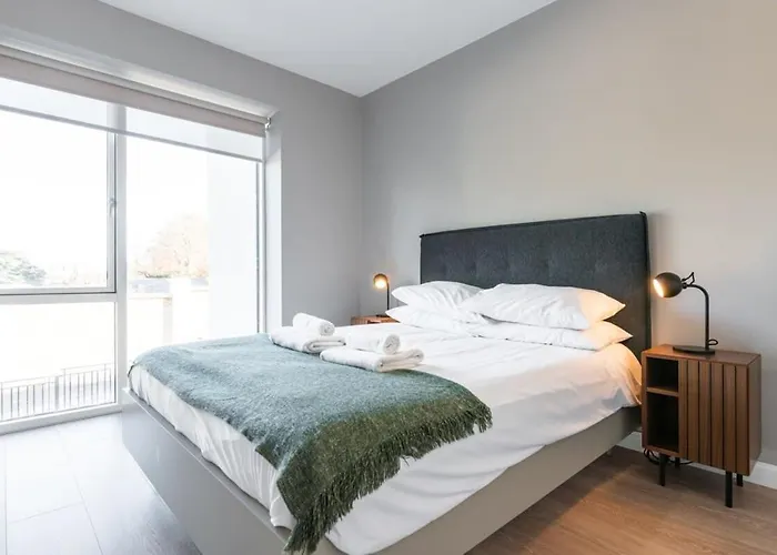 Woodward Square One By At Apartment *