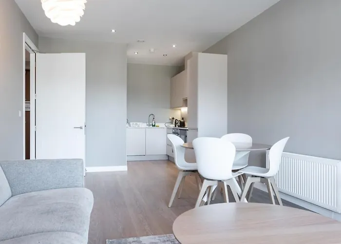 Woodward Square One By At Apartment